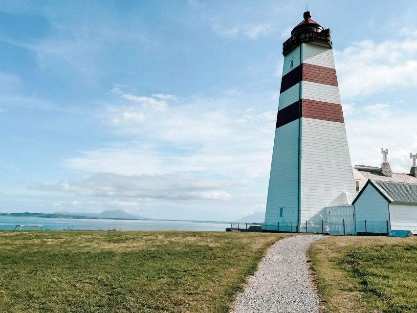 Ålesund: Ålesund and Surrounding Islands Audio Guide Tour - Alnes Fyr Lighthouse and the Fishing-Island Feel at Alnes