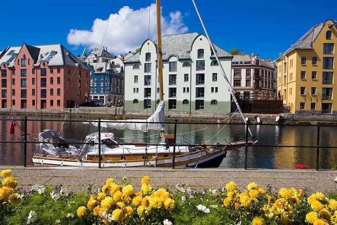 Alesund Shore Excursion: The Ultimate Sightseeing Tour - Sunnmøre Museum: History You Can Walk Through