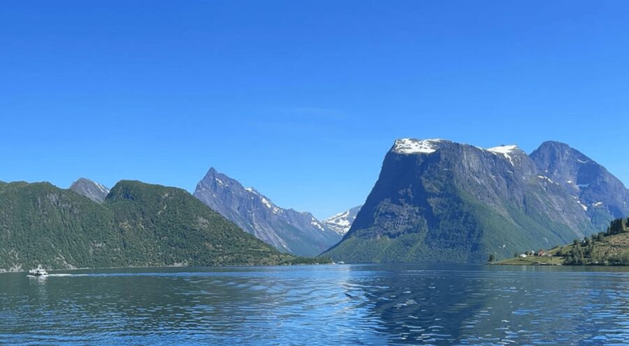 Ålesund Sightseeing Cruise - Sunnmøre Alps panoramas and coastal village glimpses