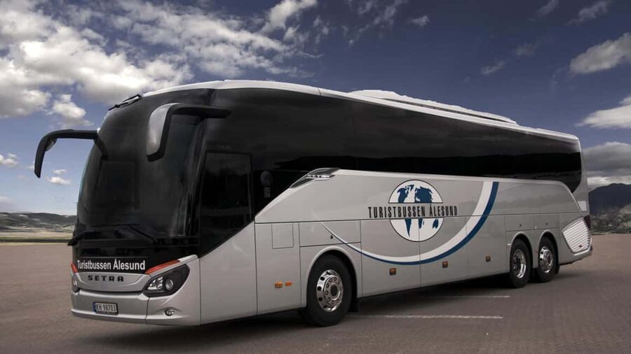 Ålesund to Geiranger Fjord Boat Tour with Return Bus Tour - Nordang Valley bus ride to Hellesylt: the views are the real attraction