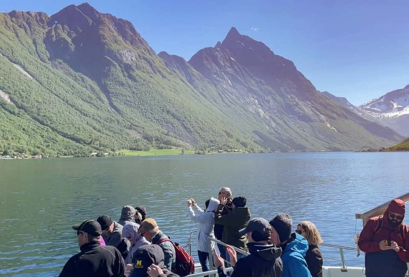 All About the Fjords, in one tour by bus & boat from Ålesund - Øye: a small stop that helps the fjord feel human