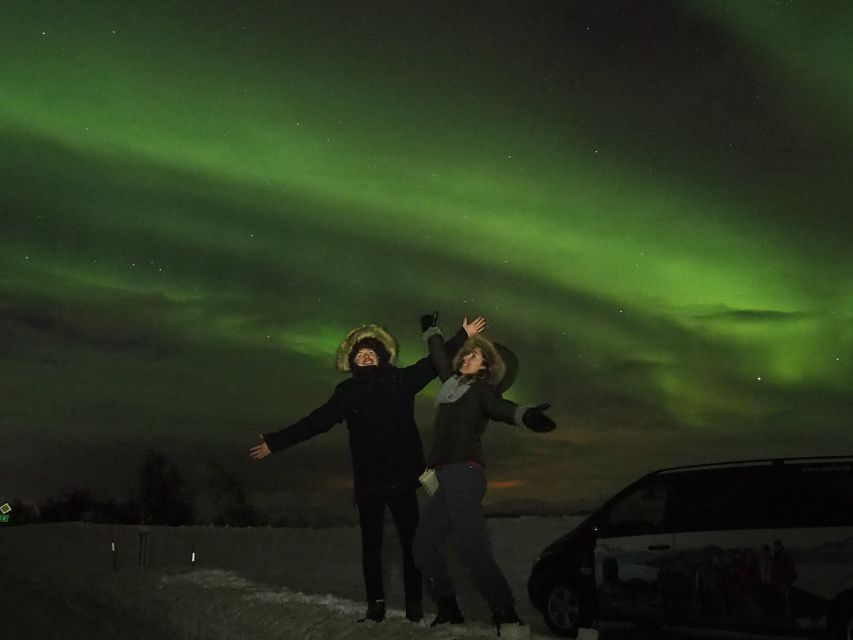 Alta: Small-Group Guided Northern Lights Tour - Photo help that actually targets your phone, not just a camera