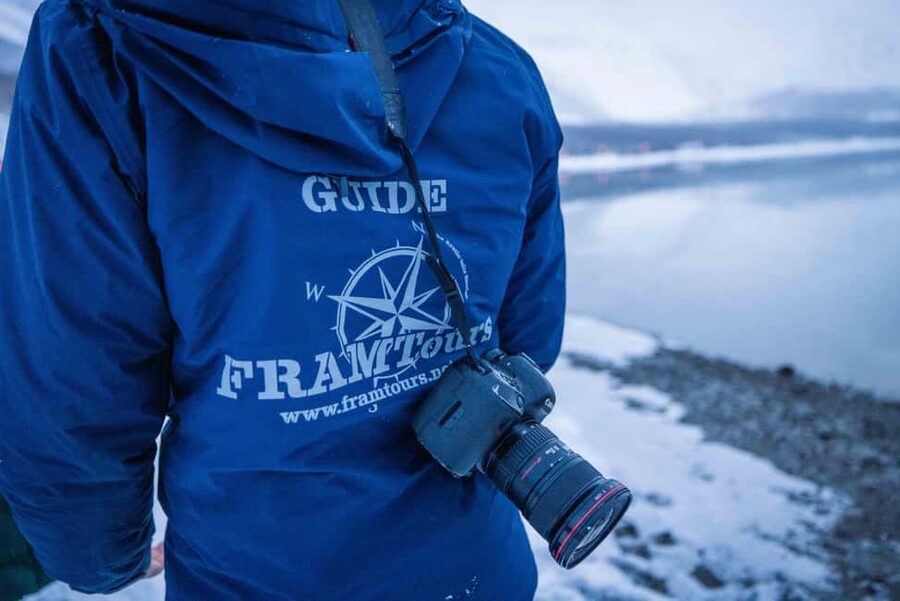 Arctic hike on Kvaløya Island with drinks and snacks - Mid-hike break: hot drinks, lefse, and homemade cake on snow