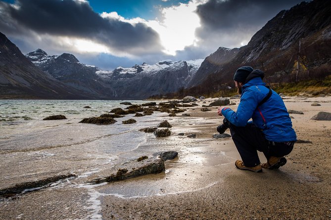 Arctic Nature Tour from Tromsø by minibus - Thermal suits, boots, and tripods: why the cold feels manageable