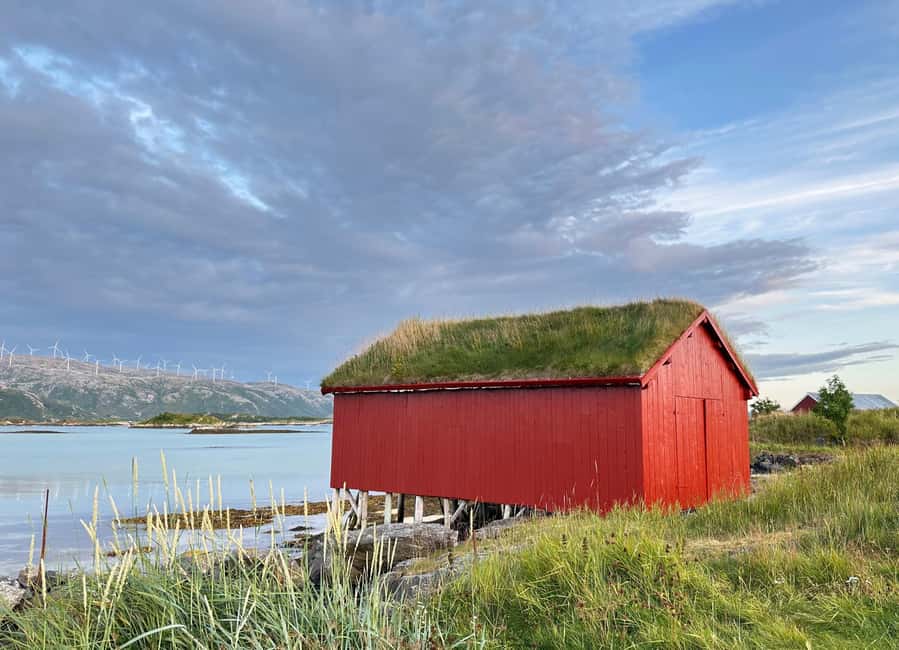 Arctic road trip - day tour. - The minibus comfort and warm suits that keep the day enjoyable