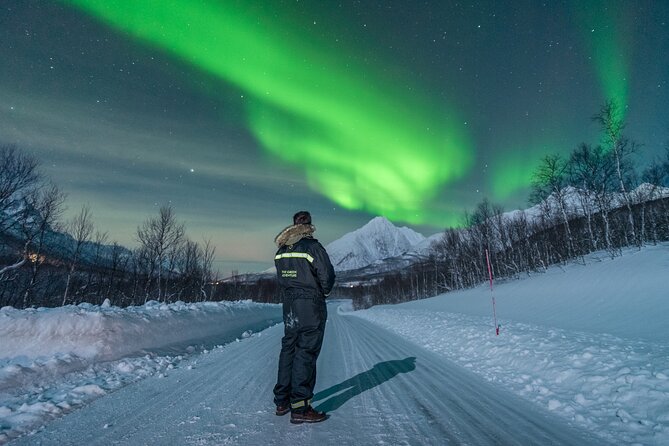 Aurora Hunt with the campfire and professional photographer - Logistics that can make or break your comfort