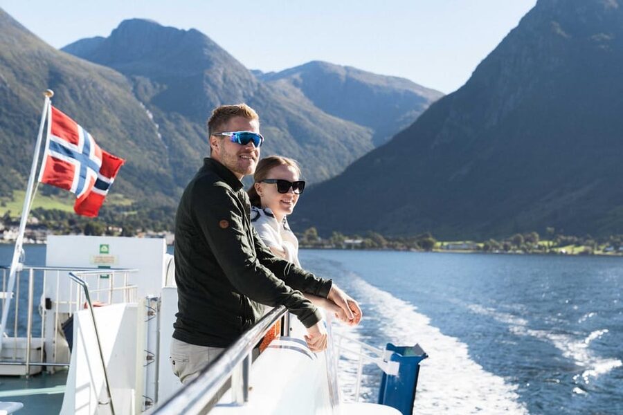 Bergen: Cruise to beautiful Rosendal by the Hardangerfjord - Why this Bergen to Rosendal cruise feels so Norwegian