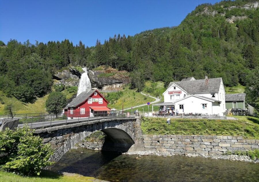 Bergen: Hardangerfjord, Voss Gondola & 3 Great Waterfalls - Price and value: what you pay for, and why it can make sense