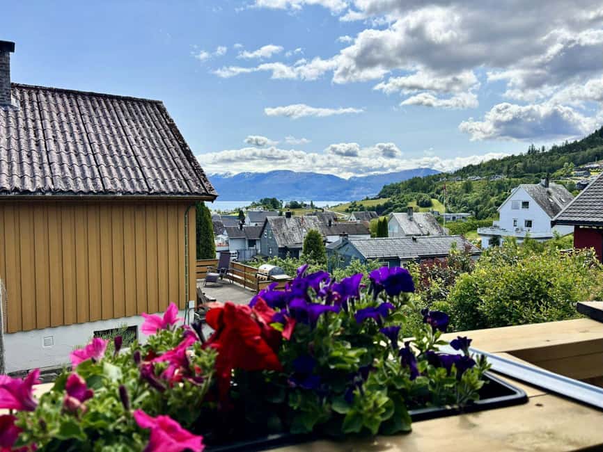 Bergen: Hardangerfjord & Waterfalls Bus Tour with Apple Pie - Steinsdalsfossen: the big waterfall stop you should plan around