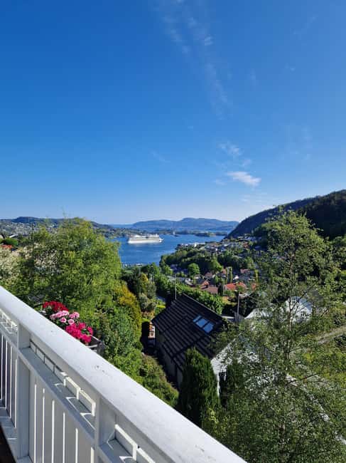 Bergen: Home-Hosted Lunch with a Local - Why the small group size matters (a lot)
