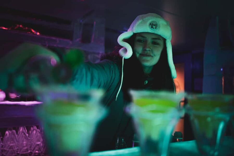 Bergen: Magic Ice Bar Entry Ticket with Welcome Drink - The ice bar experience, including your signature drink in an ice glass