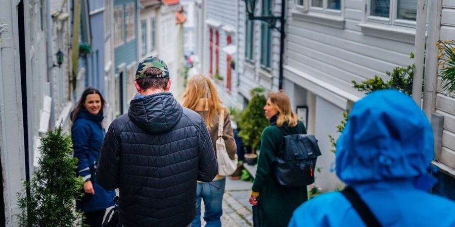 Bergen: Nordnes Neighborhood Hidden Gems Walking Tour - Courthouse and executions: when Nordnes became the city’s punishment center
