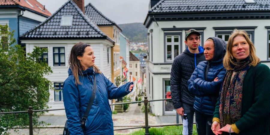 Bergen: Nordnes Neighborhood Hidden Gems Walking Tour - Guide performance: why names keep showing up in the reviews