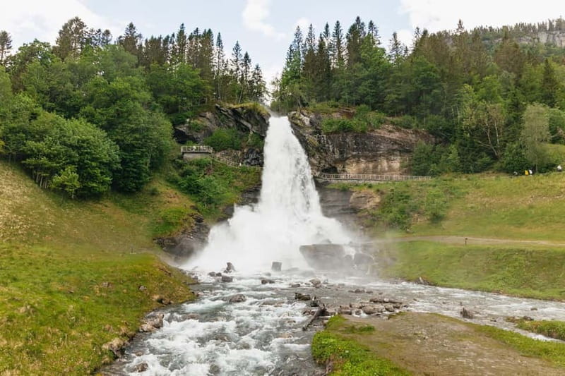 Bergen: Old Town and Waterfalls Guided Tour with Waffles - Norheimsund and the Hardangerfjord: fjord village vibes and apple-drink taste