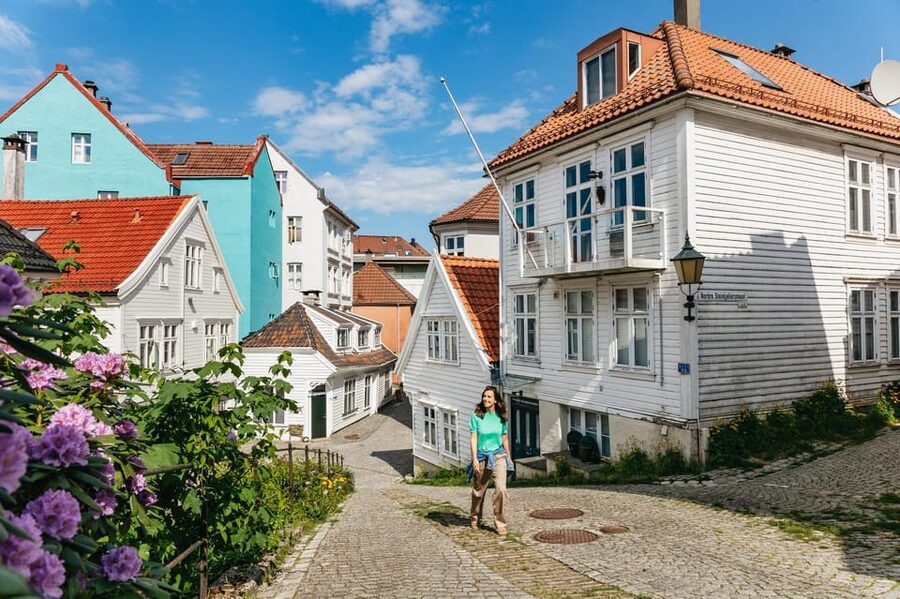 Bergen: Past & Present Small Group Guided Walking Tour - Key things that make this tour worth your time