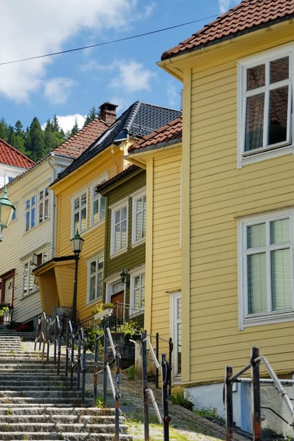 Bergen: Private tour in your own language - Festplassen: Fast Orientation With Scenery and a Good Sense of Place
