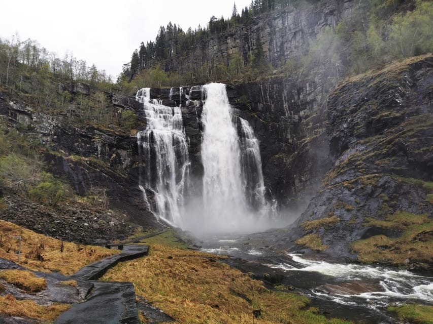Bergen: Private Waterfalls and Wonders of Fjord Norway - Måbø Valley: longer time in the middle of the route