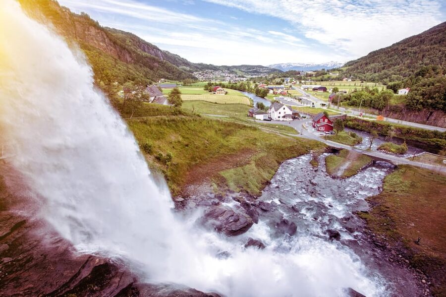 Bergen: Private Waterfalls and Wonders of Fjord Norway - Eidfjord break: lunch timing and a calmer fjord-town reset