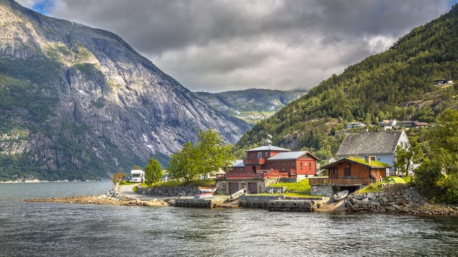 Bergen: Private Waterfalls and Wonders of Fjord Norway - Steinsdalsfossen and Fossen bratte: the final waterfall stretch
