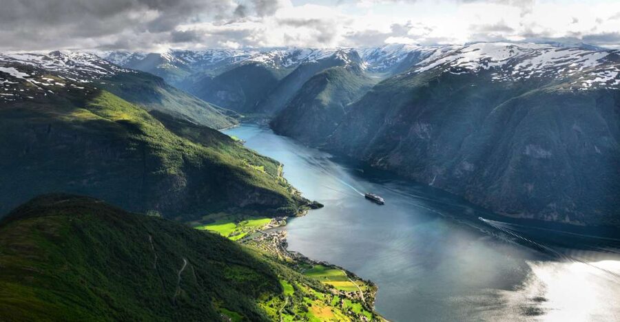 Bergen: Self-Guided Day Trip to Oslo - The bus ride and Stalheimskleiva serpentine road (May to September)