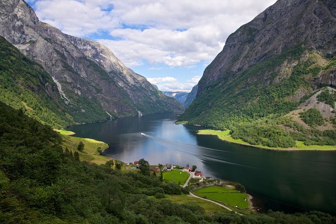 Bergen to Sognefjord Private Roudtrip with Cruise and Flasmbana - Why This Bergen to Sognefjord Day Trip Works So Well