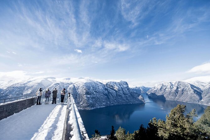 Bergen: UNESCO Fjord Cruise, Flåm & Stegastein - Incl. Lunch - Starting in Bergen: the morning drive that sets the tone