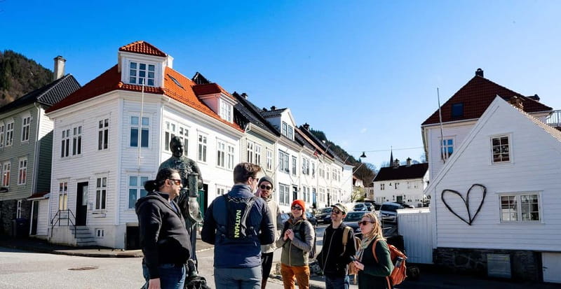Bergen: Urban Mountain Hiking and History Tour - Skuteviken to Sandviken: Fortress Views and How Bergen’s Neighborhoods Evolved