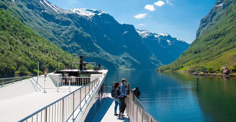 Bergen: Viking Village, Nærøyfjord Cruise & Flåm Railway - Bergen to the fjord region: panorama bus time, plus Voss or Tvindefossen