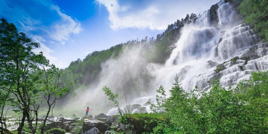 Bergen: Viking Village, Nærøyfjorden Cruise and Flåm Railway - Flåm Free Time: Use the 30 Minutes Wisely