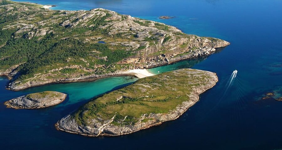 Bodø: Kjerringøy & Silent Coastal Cruise - Mistfjorden and the Nordfjorden arm, where steep mountains hit your viewpoint