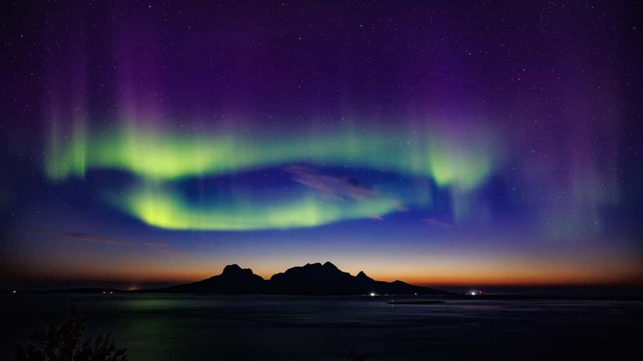 Bodø: Northern Lights safari - From Radisson Blu to the dark sky: how the evening starts