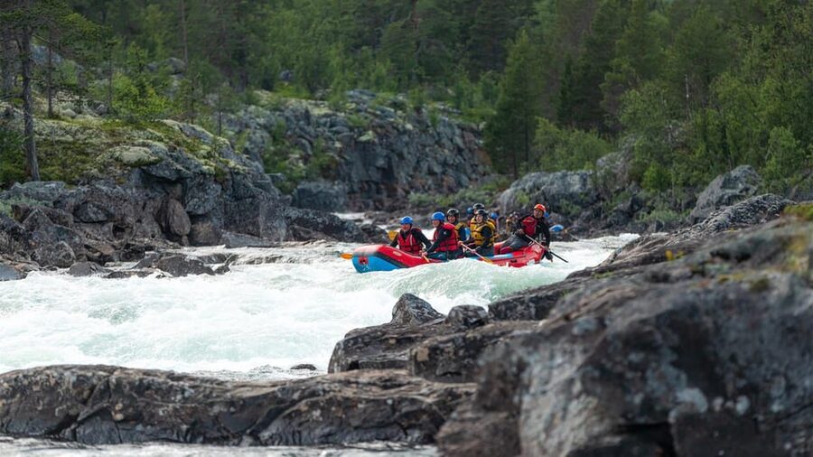 Dagali/Geilo: White Water Rafting Adventure - level 2 - On the river in Seterdalen, what Level 2 rafting actually feels like