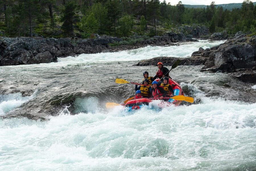 Dagali/Geilo: White Water Rafting Adventure - level 2 - The follow-along bus and the photos you may want to buy