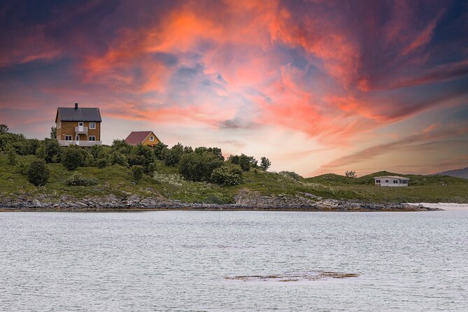 Discovery tour of the island of Senja and Kvaløya from Tromsø - Stop 1: Senja, where fjords and steep mountains get you watching longer