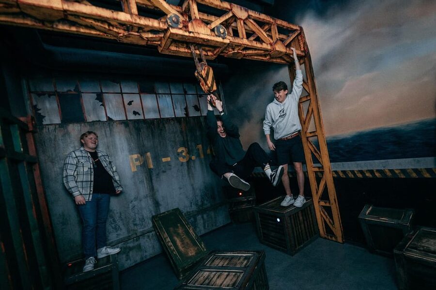 Fangene på Fortet Bergen: Prison Island Adventure Escapegame - Team scorecard play: why communication matters more than cleverness