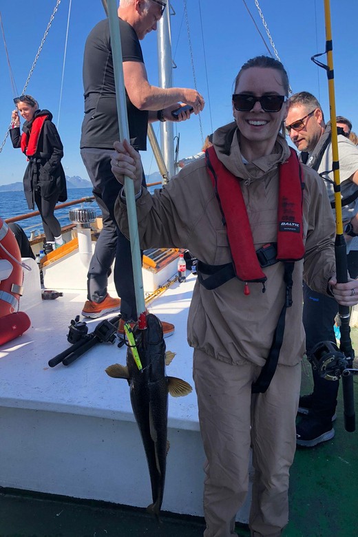 Fishing trip from Henningsvær + free (self caught) fish soup - The ride out: mountains on one side, ocean on the other