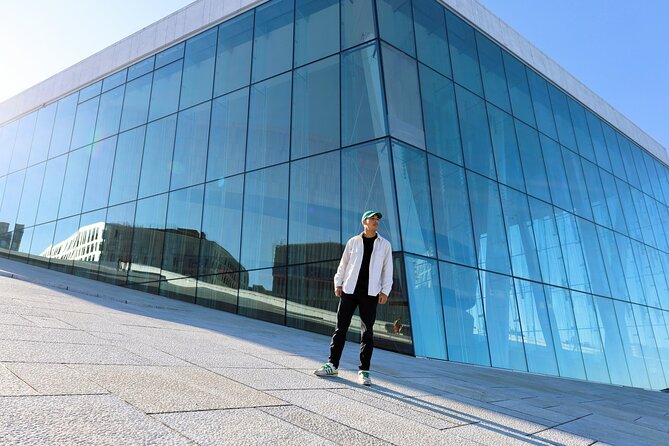 Free Oslo Photo Tour: Iconic & Instagrammable Spots - Meeting at Jernbanetorget and keeping the pace comfortable