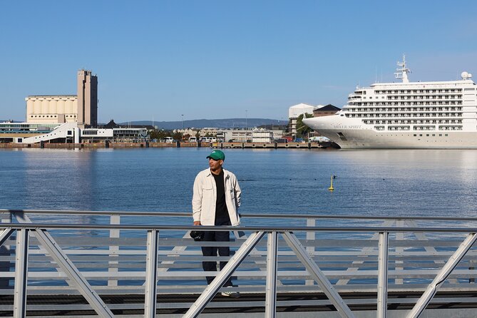 Free Oslo Photo Tour: Iconic & Instagrammable Spots - Stop 3: Barcode Oslo, where you get modern angles that look like a magazine