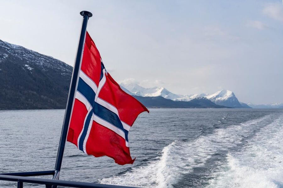 From Ålesund: Winter Fjord Cruise to Geirangerfjord - The Waterfall Walk (327 Steps): Optional, Scenic, and Straightforward