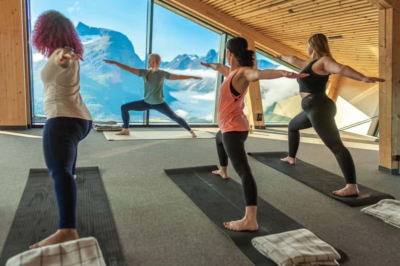 From Åndalsnes: Yoga on Nesaksla Mountain and Gondola Ticket - The Yoga Session on Nesaksla: Hatha, Vinyasa, or Yin