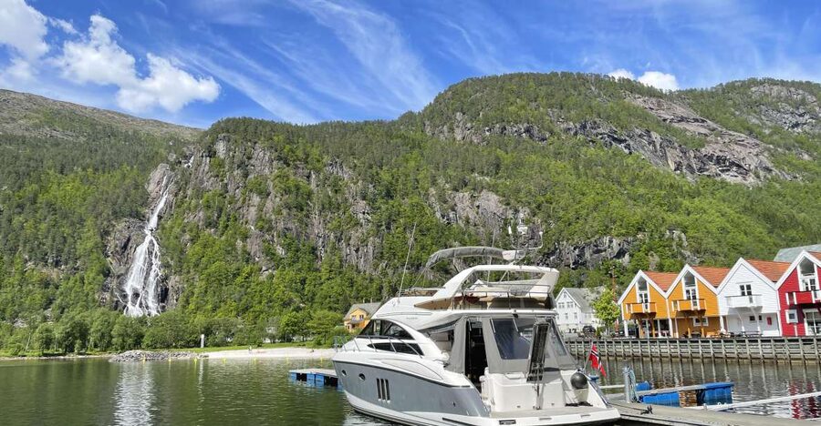 From Bergen: Modalen Private Fjord Cruise with Waterfalls - Leaving Bergen by Private Boat from Strandkaien 3
