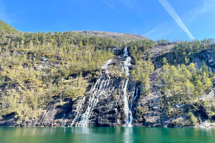 From Bergen: Modalen Private Fjord Cruise with Waterfalls - Who This Private Modalen Fjord Cruise Is For, and How It’s Priced