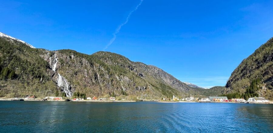 From Bergen: Modalen Private Fjord Cruise with Waterfalls - Past Bryggen, Sandviken, and Eidsvåg in a Slow-Speed Pace