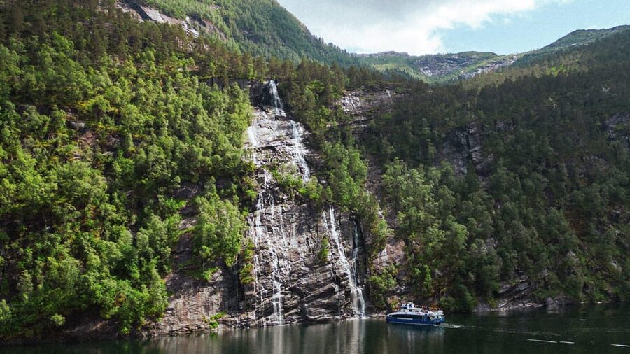 From Bergen: The Original Fjord Cruise to Mostraumen - Onboard comfort in all weather: cabin warmth and sun deck time