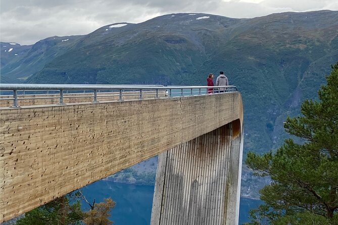 From Flåm, Guided Tour: Stegastein, Borgund Stave Church & More - Why This Flåm to Lærdal Valley Tour Feels Like the Best Use of a Cruise Day