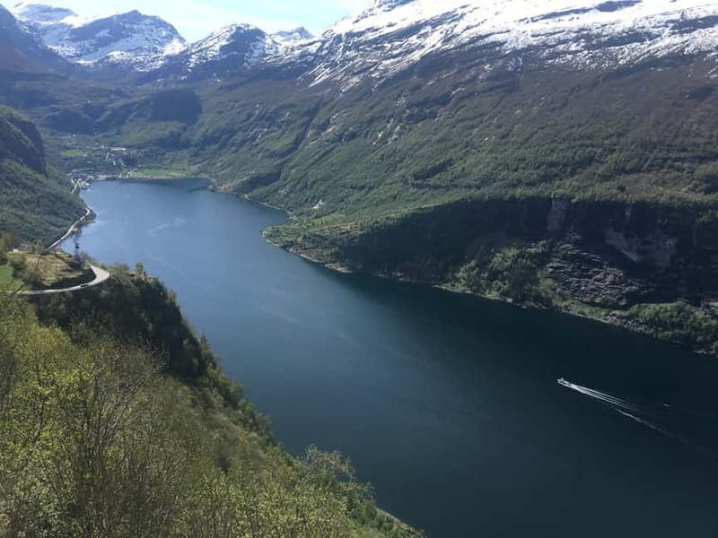 From Hellesylt: Geiranger Highlights Tour with Photo Stops - Geiranger town break: where the fjord story becomes real life