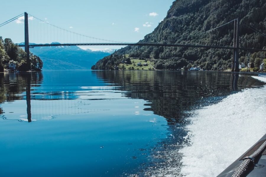 From Norheimsund: Hardangerfjord & Fyksesund RIB Fjord Tour - Safety and guide style: what you should expect on the water