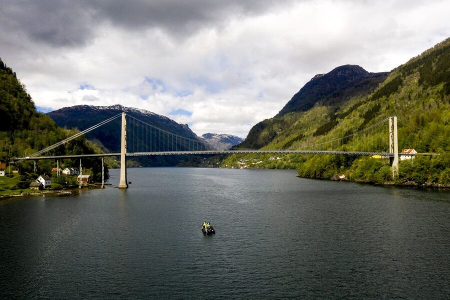 From Norheimsund: Hardangerfjord & Fyksesund RIB Fjord Tour - The boat experience on a RIB: what the gear is really for