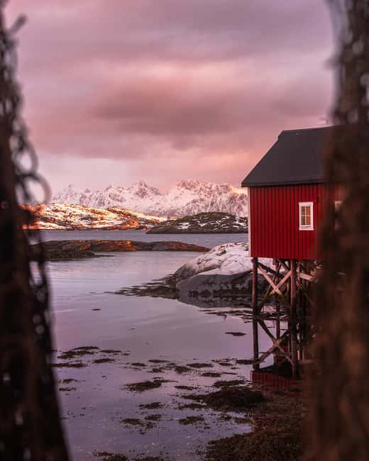 From Svolvær: Half Day Lofoten History and Photo Tour - Meeting at Svinøya Rorbuer and setting the tone on foot
