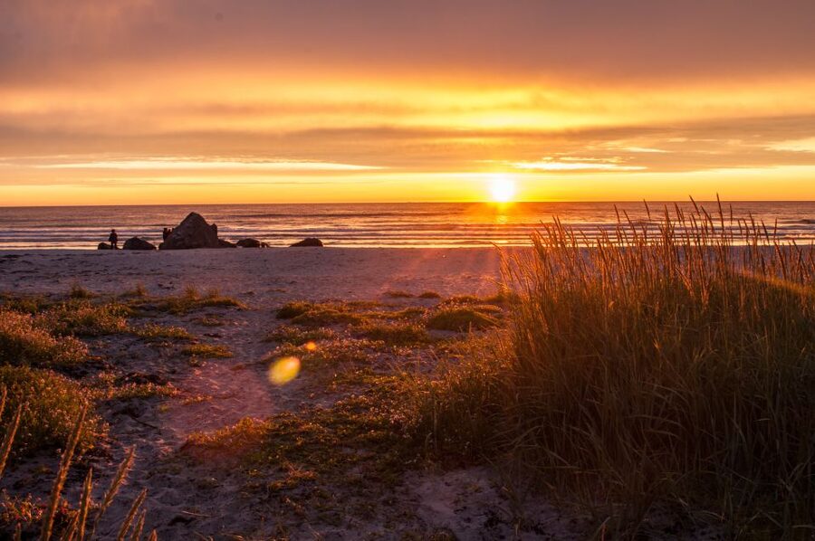 From Svolvær: Midnight sun tour with a photographer - The 4-Hour Plan and What That Means for Your Photos